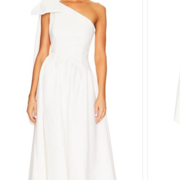 Elliatt Dress - Picture 1 of 3